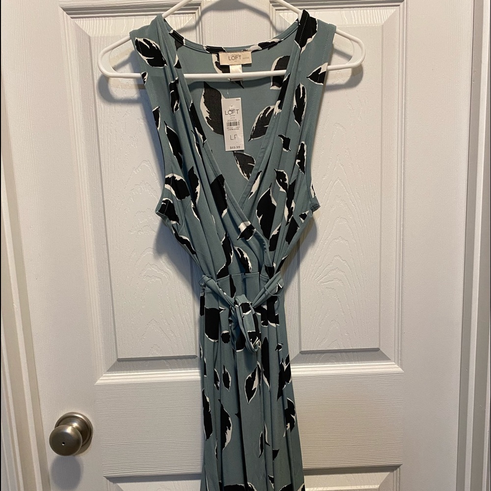 NWT Loft leaf printed dress Size L Petite